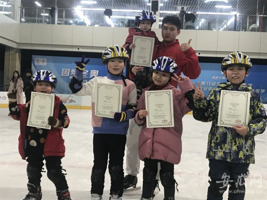 安徽孩子<em>如何加入</em>冰雪运动 前黑龙江省队滑冰运动员来支招