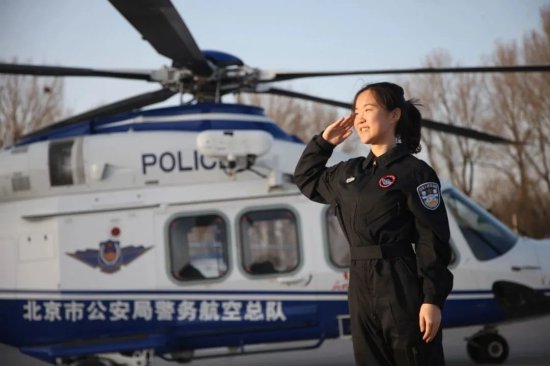 守护首都整片<em>天空</em>！北京警航总队里，有两名直升机女飞行员