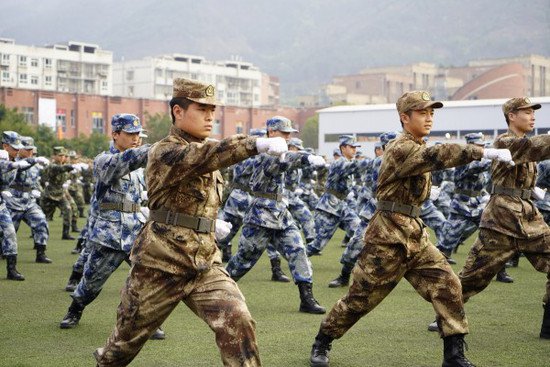 重庆机电职业技术大学近500名定向培养军士入伍