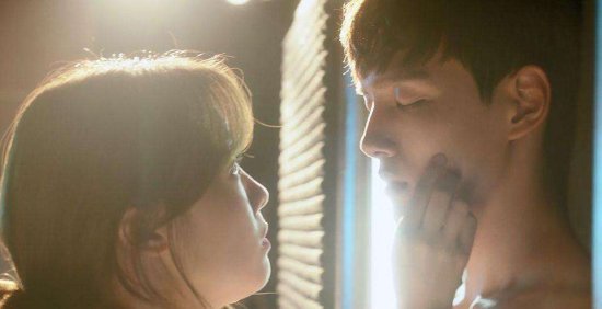 韩剧《绝对男友》：机器人与人类的相恋，让人思考真正的爱是...
