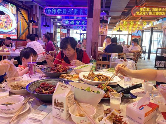 中秋假期，江城餐饮上座率超2019年两成