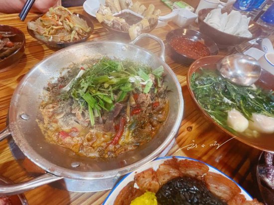 贵州省黔东南州的著名“黑暗料理”，有人非常喜欢，也有人不敢...