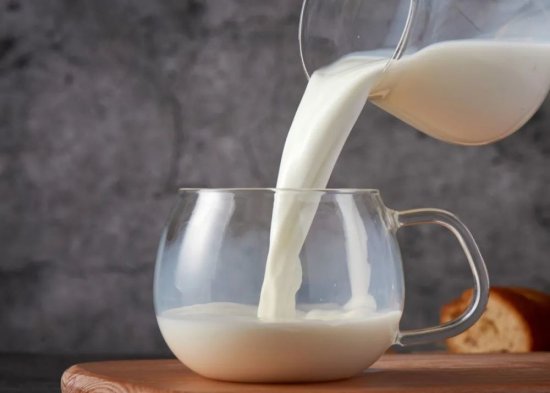 膳食指南“更新”牛奶摄入量，这 6 类人更应该多喝奶！