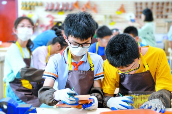 劳动课今秋成为中小学独立课程 如何让劳动教育为孩子成长赋能？
