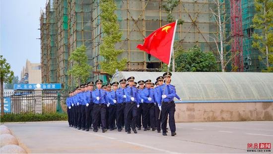 <em>虞城县</em>城市管理局举行庆祝新中国成立70周年升国旗仪式