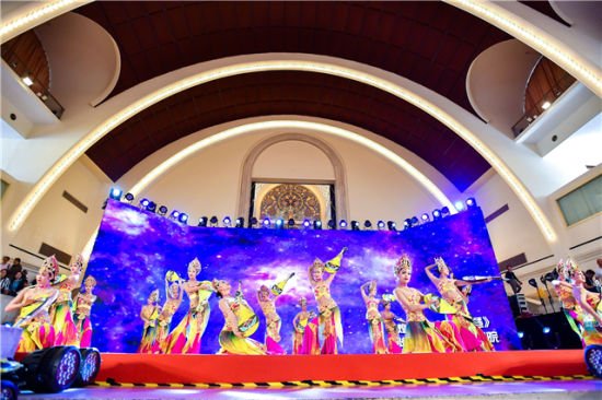 《敦煌乐舞》在第十二届中国艺术节中心舞台华丽登场