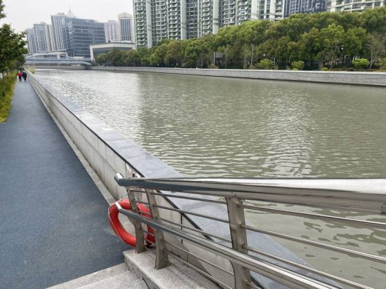 上海苏州河两岸贯通后游客增多，安全补丁是否打上了？