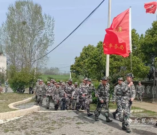 襄阳襄州：开展“追寻红色记忆 重走红军之路”活动