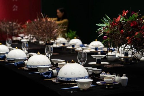 “玉柏玲珑”亮相迪拜世博会 为中国宴官方指定用瓷