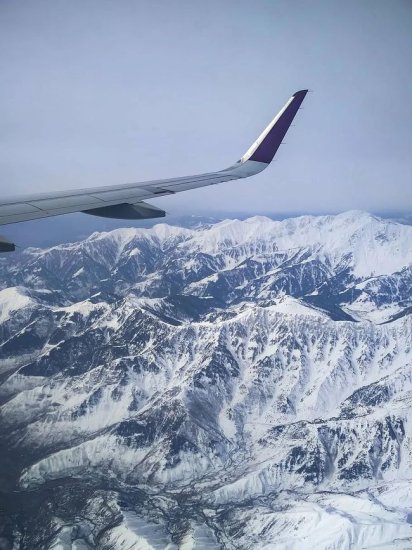 民航客机为什么很少飞越喜马拉雅山？下滑1000米，地球duang就...