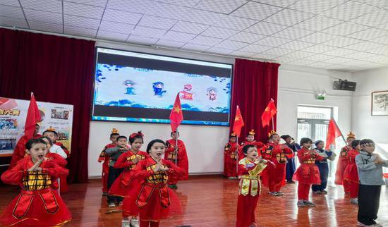 新疆和静县第六小学“剧”焦课本 演绎经典课本剧比赛