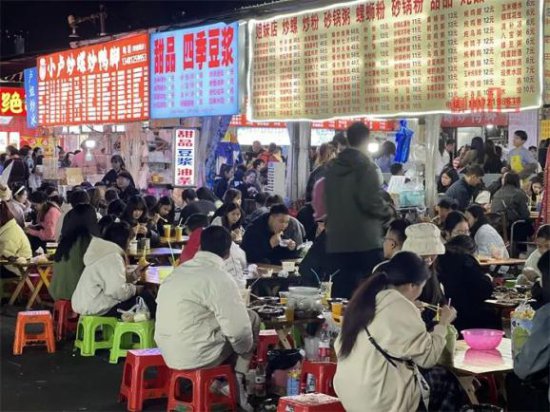 柳州螺蛳粉在台湾夜市摊爆红！国台办：欢迎来大陆品尝