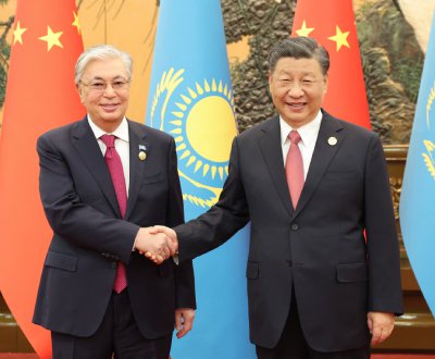 习近平会见<em>哈萨克斯坦</em>总统托卡耶夫