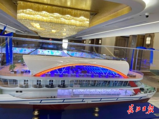 “两江盘龙”号正式交船，武汉再添高端婚礼宴会型游船