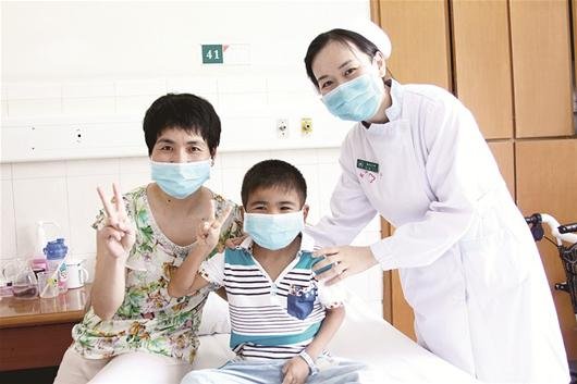 图文：7岁徐州男孩在汉成功换肾