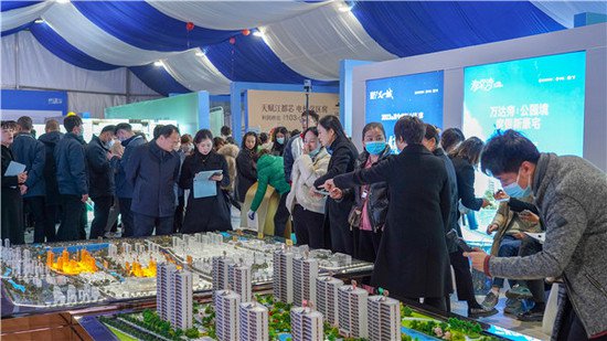 2023江都房地产展示交易会开幕首日近万人次观展