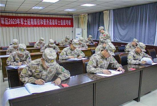 <em>甘肃省</em>军区组织军士延期服役和晋升高级军士选拔考核