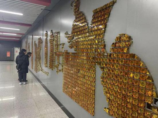 未出地铁先打卡 浮雕壁画成游客感受北京文化新窗口
