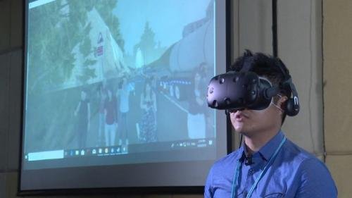香港土力处引VR<em>模拟</em>山泥倾泻<em>场景 培训</em>学员应对事故