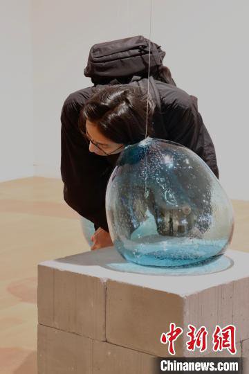 日本<em>玻璃艺术</em>家松藤孝一在沪举办个展探讨自然与人类之关系