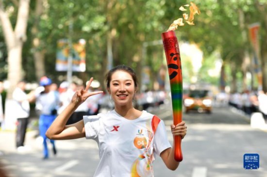 成都第31届世界大学生夏季运动会火炬传递哈尔滨站举行