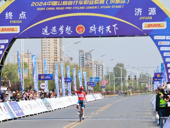 150名“精英骑手”济源竞速 中国<em>公路自行车</em>职业联赛第二站举行
