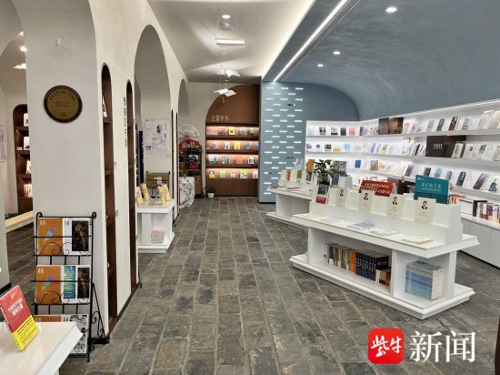 在书香里阅尽南京城 “世界读书日”走近文学之都的“书掌柜”和...
