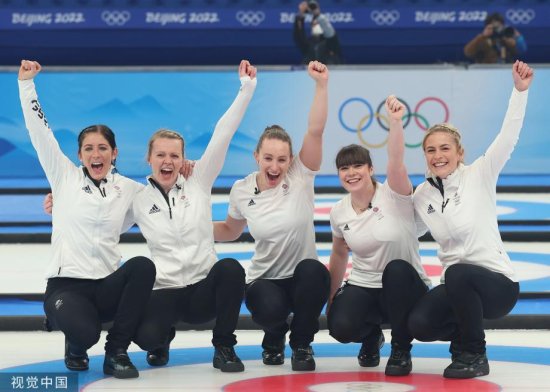 冬奥会女子冰壶-<em>英国</em>队10-3击败日本队获得冠军