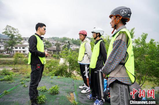 探访贵州高校滑翔伞实践课程