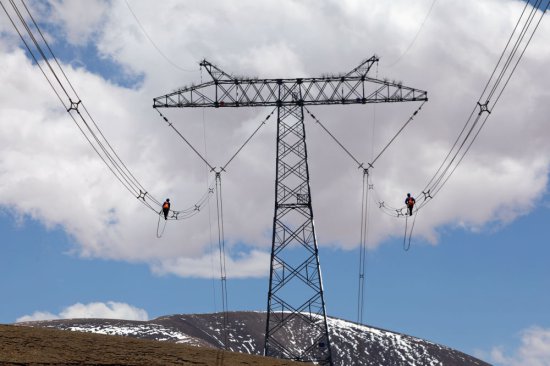 “电力天路”青藏联网工程双向累计送电突破200亿千瓦时