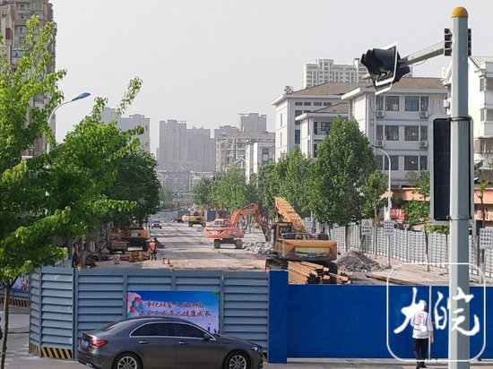 <em>六安</em>城区“纤瘦弯道”改造第一阶段封闭施工已开工