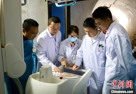 重庆大熊猫软组织损伤 动物园借助园外<em>医疗设备</em>联合医疗专家会诊