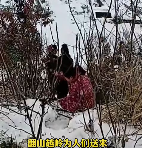 暴雪高速堵车下的暖心互助者们，让人看到了中国人最好的样子