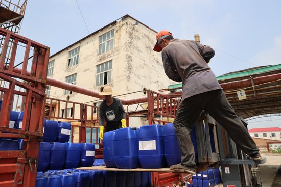 <em>天津南开区</em>企业家携手捐赠 80吨消毒液驰援河北省