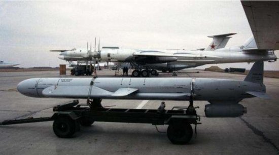 伊朗频繁推出新武器，外界质疑：新巡航导弹是“<em>老黄瓜</em>刷绿漆”