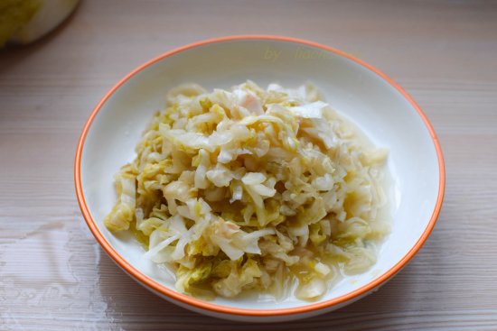 东北酸白菜<em>的腌制</em>方法和酸菜排骨汤的详细<em>做法</em>