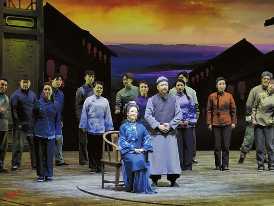 原创民族歌剧《桃花红杏花白》在山西大剧院首演