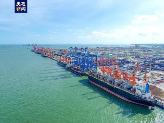 广西<em>北海</em>码头首次接卸4万吨级集装箱船舶
