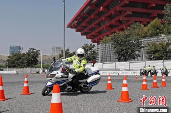 上海交警总队机动支队开展摩托车驾驶技能比武大赛