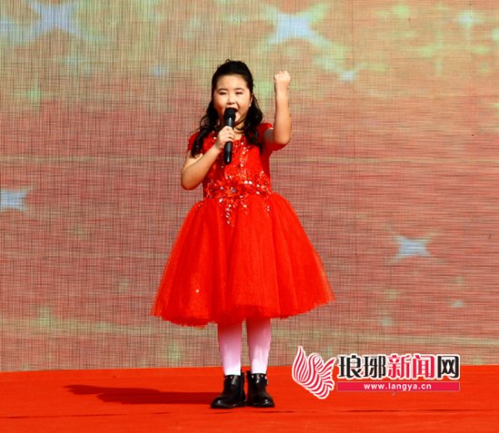 8岁选手刘沛芸：这是我第三次参加临沂市网络春晚