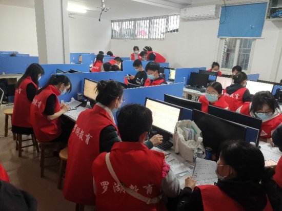 一天打近300通电话，深圳老师化身大数据排查员