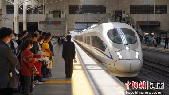 郑州局“五一”假期加开临客列车56.5对 满足假期出行