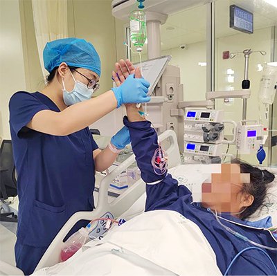 香港康复医学专家赴甘肃省中心医院指导地震伤员康复工作