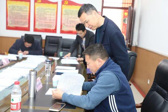 重庆市教育评估院专家对渝北区东和春天实验学校体育工作进行...