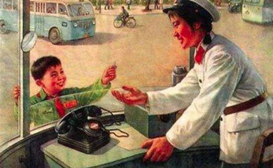 杭州一5岁<em>男孩</em>捡到价值16000多元的金手镯，警察爸爸手把手教...