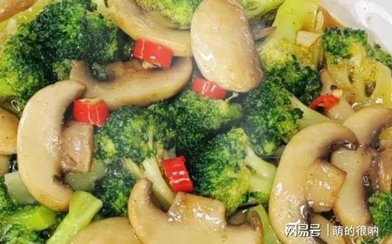 冬天，吃白菜芹菜不如吃它，大人小孩都喜欢，鲜嫩且营养丰富
