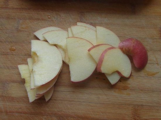 想减肥的人，<em>每天</em>空腹吃1个<em>苹果</em>，坚持一段时间，能收获3个<em>好处</em>