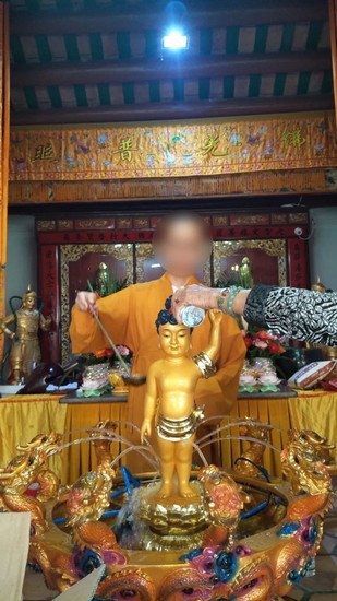 寺庙住持在出租房内被抓获，竟是23年前温州一命案逃犯且已生儿...