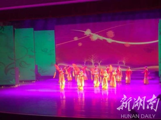 湖南<em>知青</em>艺术团20周年纪念演出上演