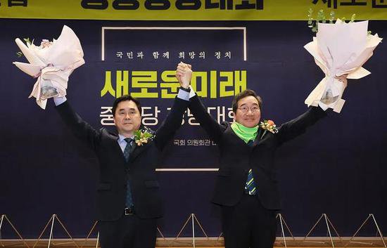 韩最大在野党退党势力再建新党，“可能脱颖而出”